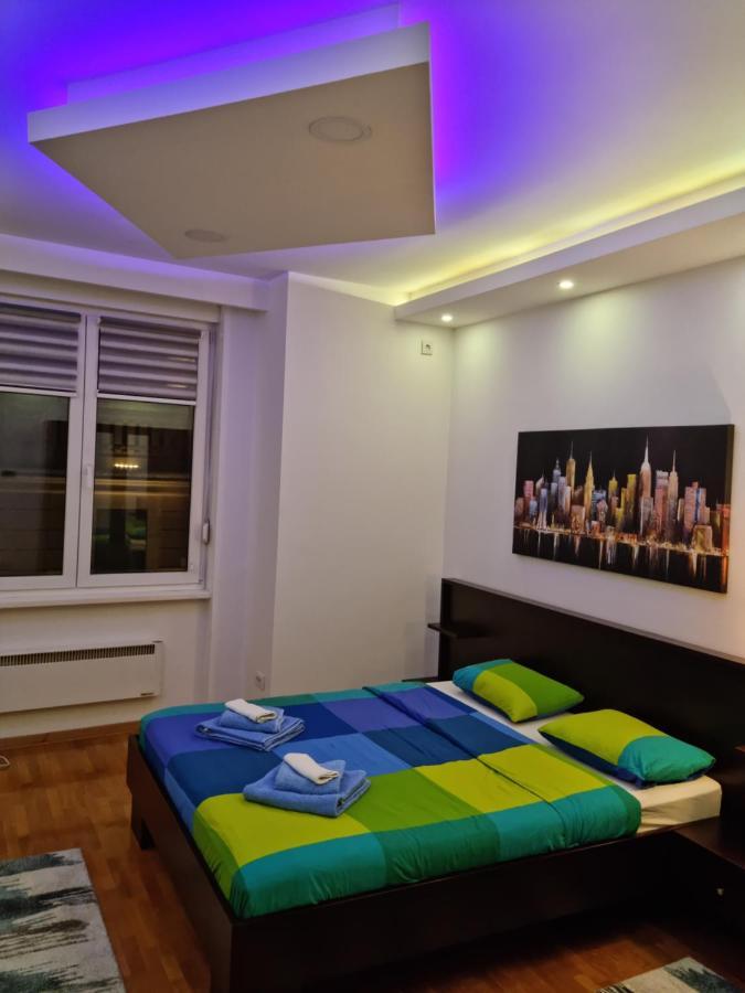 De Luxe Republic Square Apartment Of 100Sqm Beograd Eksteriør billede